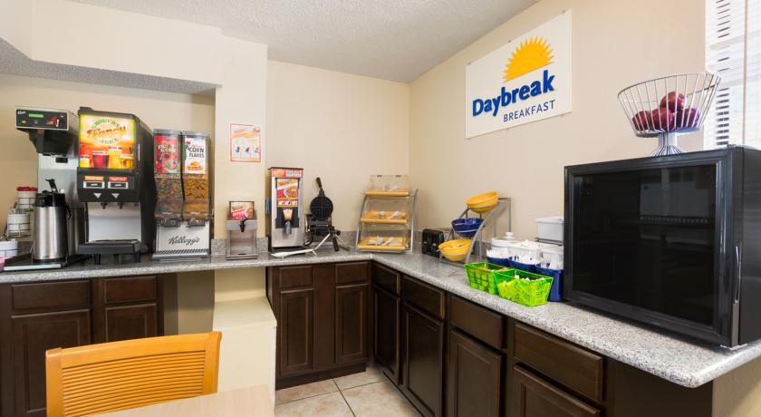 Days Inn Pensacola North Ferry Pass Bagian luar foto